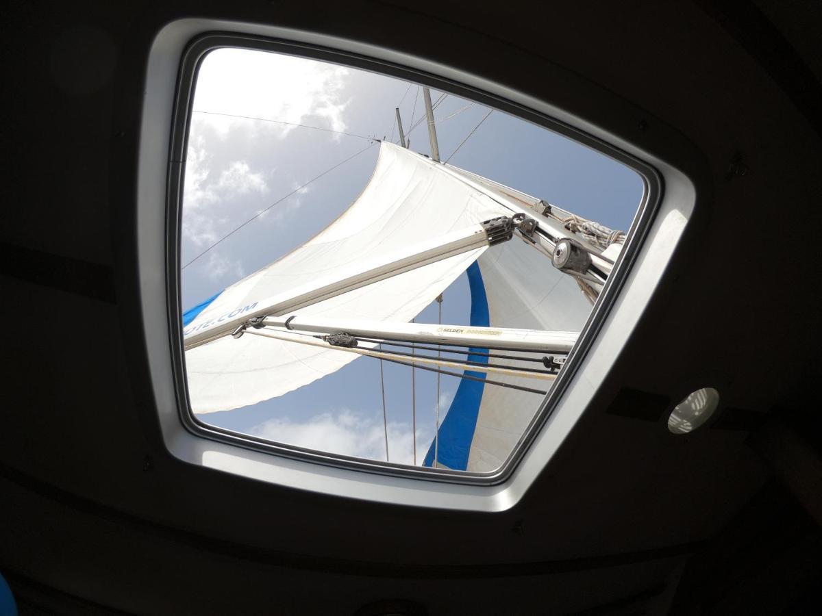 Magnifico barco en La Graciosa Caleta de Sebo Exterior foto