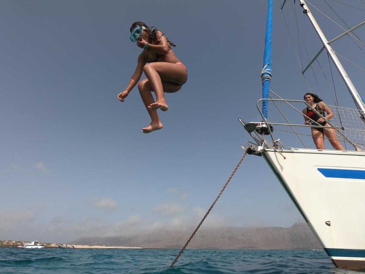 Magnifico barco en La Graciosa Caleta de Sebo Exterior foto