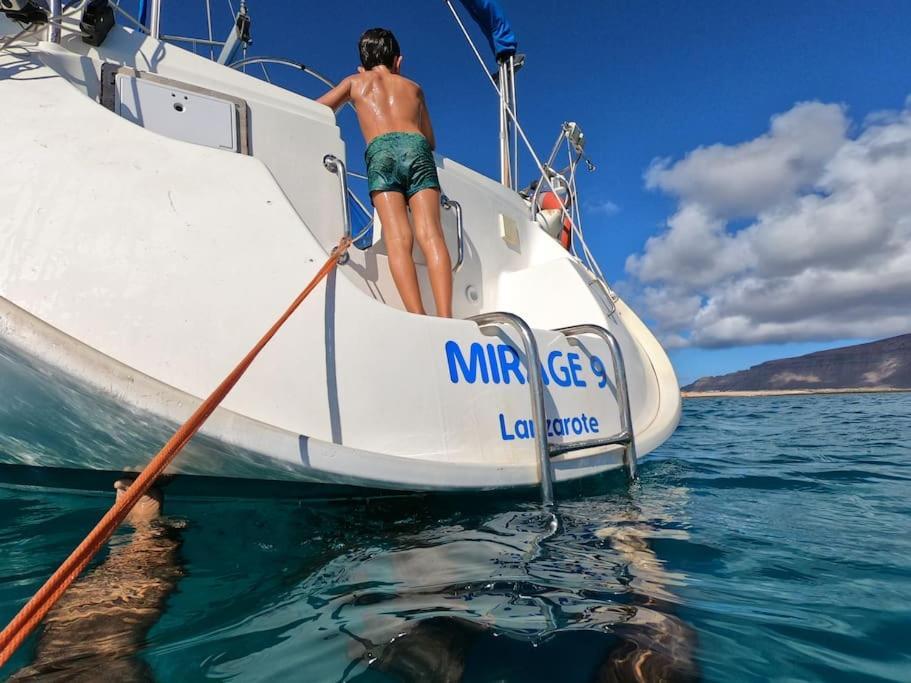 Magnifico barco en La Graciosa Caleta de Sebo Exterior foto