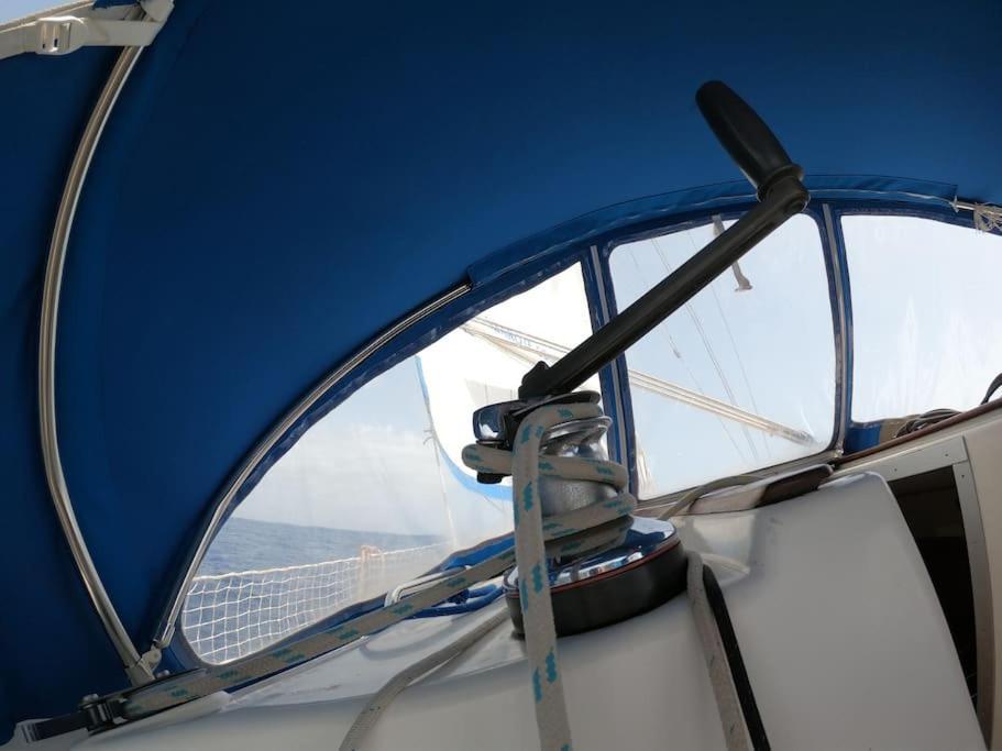 Magnifico barco en La Graciosa Caleta de Sebo Exterior foto