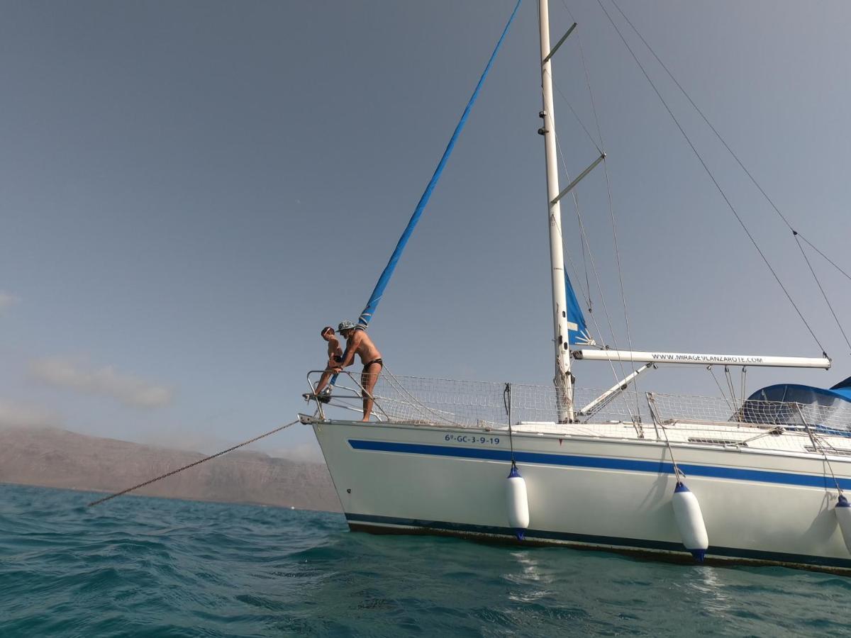 Magnifico barco en La Graciosa Caleta de Sebo Exterior foto