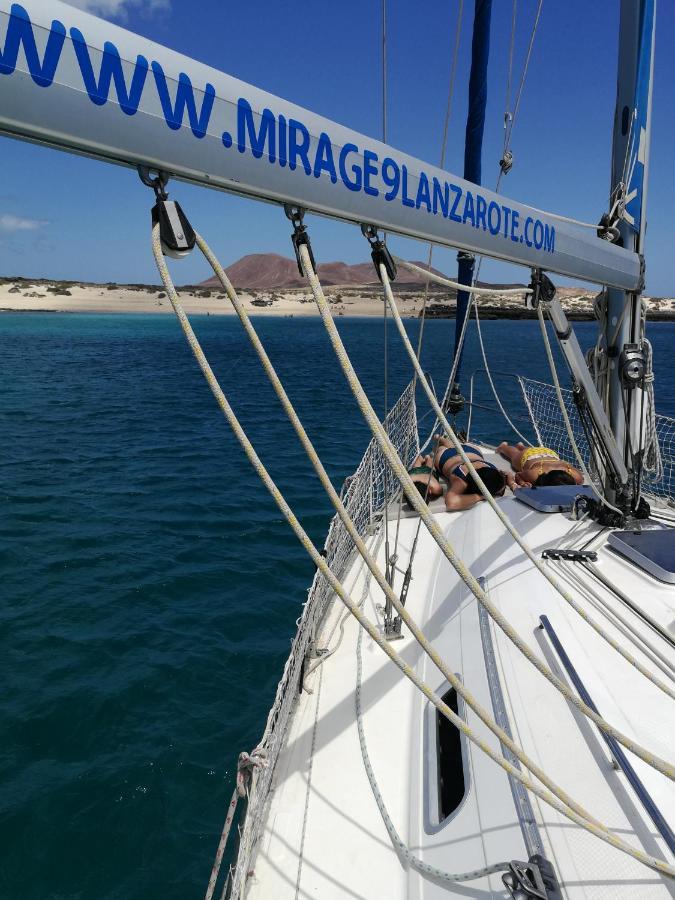 Magnifico barco en La Graciosa Caleta de Sebo Exterior foto