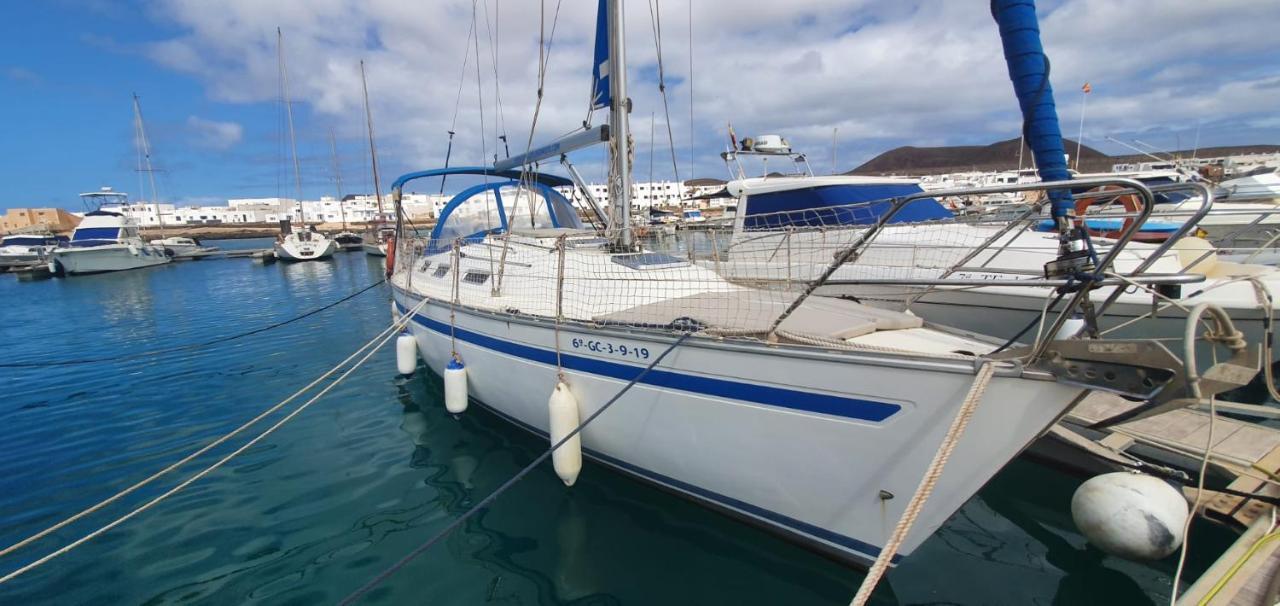 Magnifico barco en La Graciosa Caleta de Sebo Exterior foto