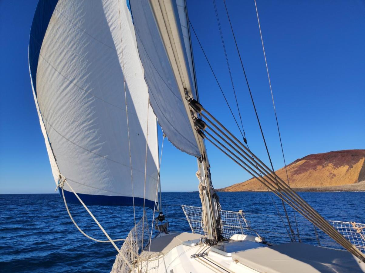 Magnifico barco en La Graciosa Caleta de Sebo Exterior foto